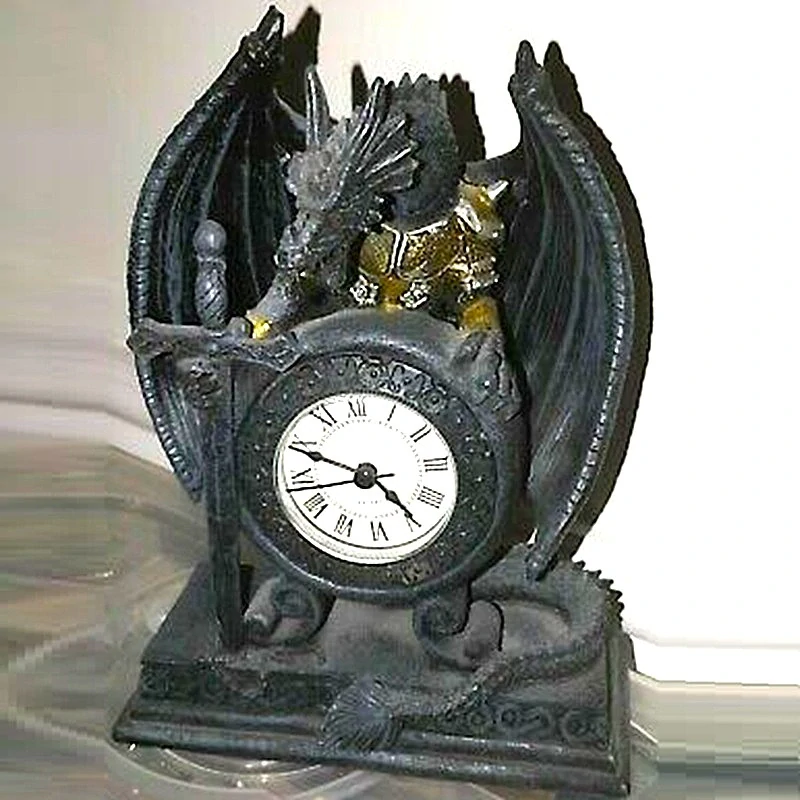 Fantasy stolní hodiny - Dračí ochránce času s mečem