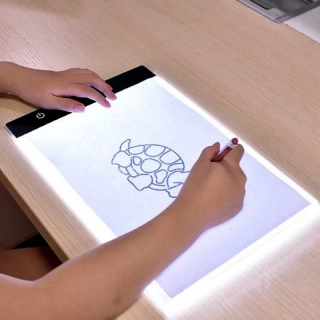 Podsvícená LED tabulka na obkreslování - 33x23cm