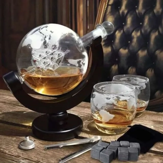 Sada karafa na alkohol, 2 skleničky a příslušenství – GLOBUS s plachetnicí